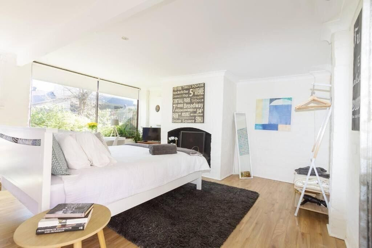 Room 4, 205 Young St Sue, Sydney