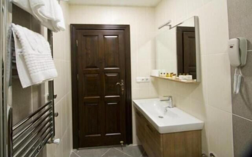 Bathroom 3, Cheltikov Hotel, Merkez