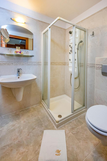 Bathroom 3, Betekints Wellness és Konferencia Hotel, Veszprém