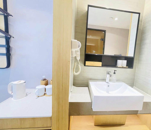 Bathroom 4, Ji Hotel (Shanghai Beixinjing Metro Station), Shanghai