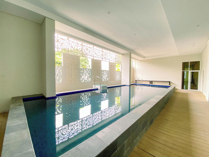Pool, Cozy Design Studio Loft At Apple 3 Condovilla Apartment, South Jakarta