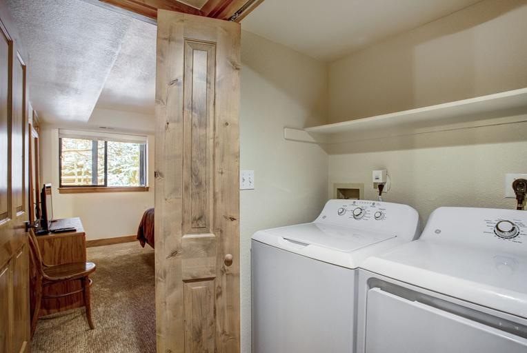Bathroom 4, Village Point 308, Summit