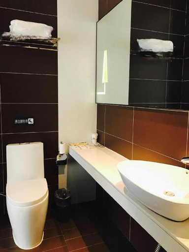 Bathroom 2, IU Hotel Tangshan Haigang Bus Station Branch, Tangshan
