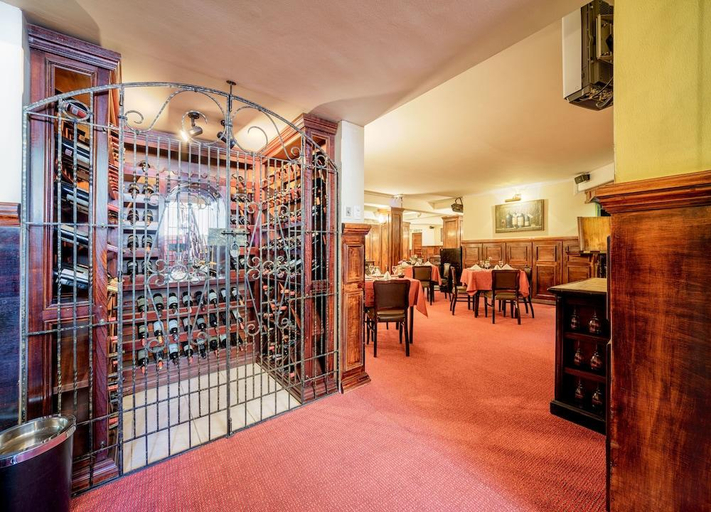 Food & Drinks 5, Ritz Apart Hotel, Pedro Domingo Murillo