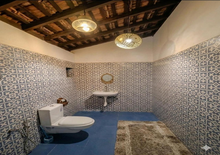 Bathroom, Casa Brooklyn 150 Year Old Boutique Portuguese Heritage Villa, Saligao, North Goa