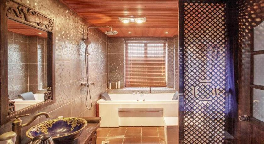 Bathroom, Lijiang Xi Tang Exquisite Hostel, Lijiang