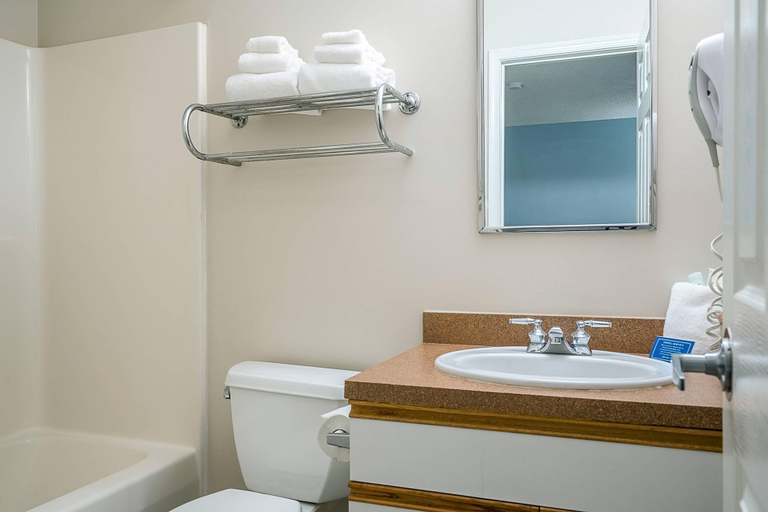 Bathroom 4, Suburban Studios of Wilmington, New Hanover