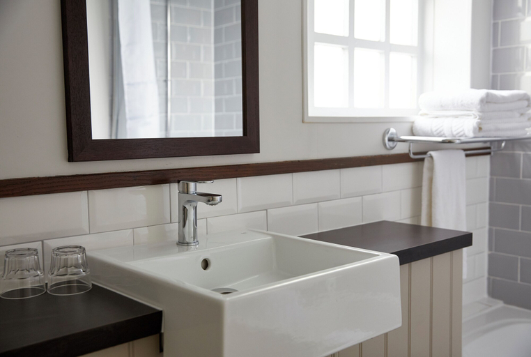 Bathroom 3, Ravensworth Arms Hotel by Greene King Inns, Gateshead