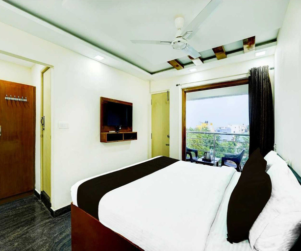 Room 5, Townhouse R S Puram Junction, Coimbatore
