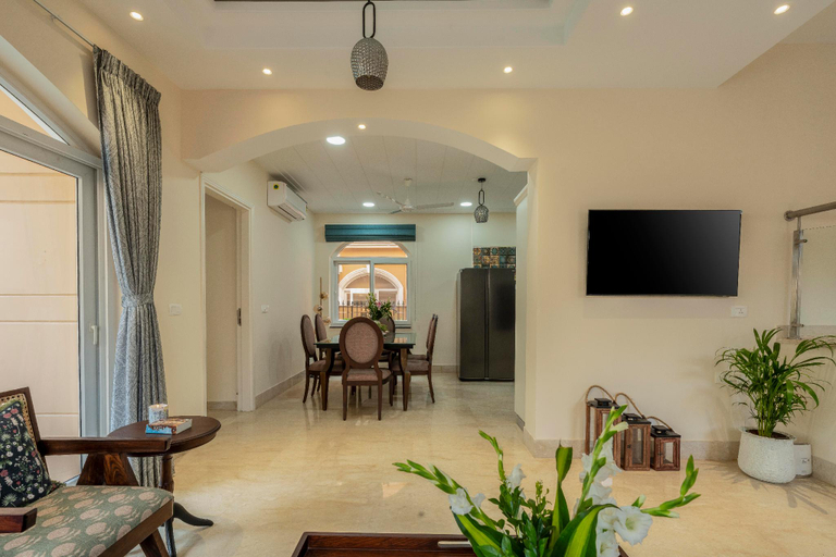 Shared lounge/TV area 5, Staymaster Una 4BR Villa, North Goa