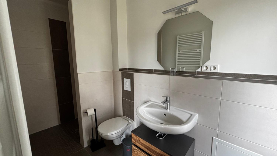Bathroom 2, Krug zum Schlaubetal, Oder-Spree