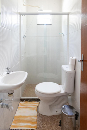 Bathroom, Pousada Genesio filial de Nogueira, Petrópolis