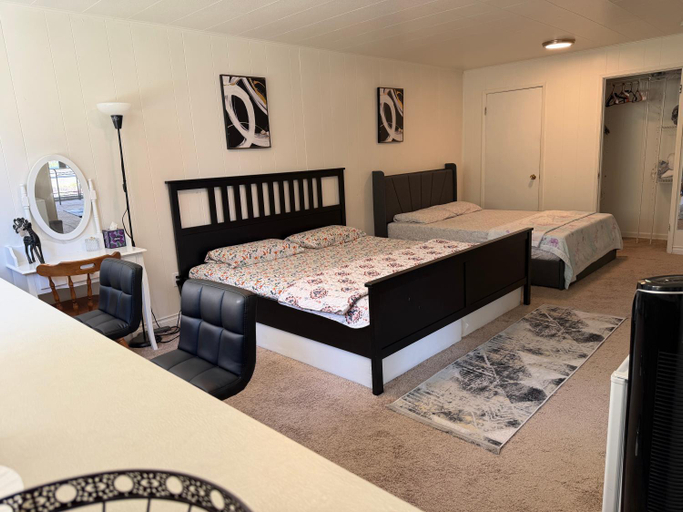 Bedroom 2, Music suite of single house first floor, King