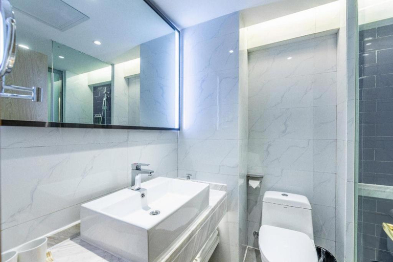 Bathroom 4, Kyriad Marvelous Hotel Yiyang Xiufeng Park, Yiyang