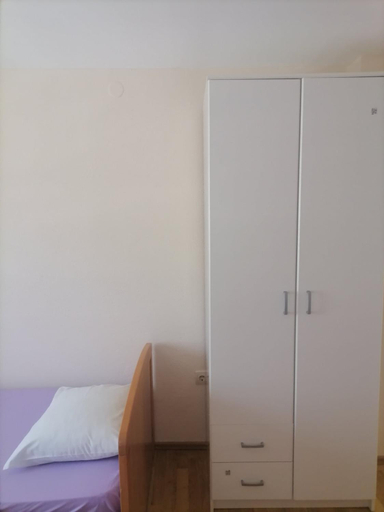 Bedroom 2, Vila Ruska