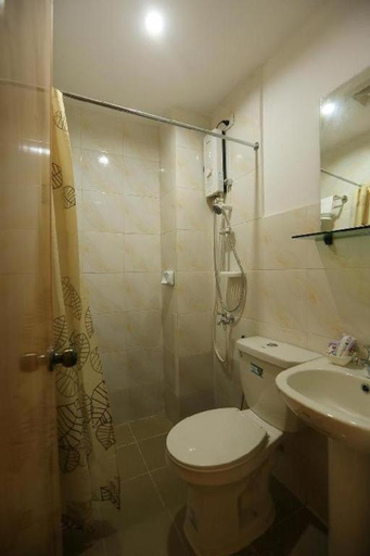 Bathroom 4, Aerostop Hotel & Restaurant, Pulilan