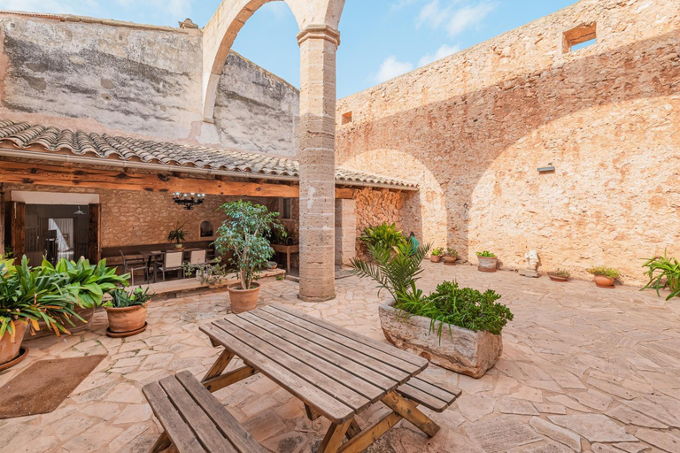 Others 2, Finca can Miquel des Revellar, Baleares