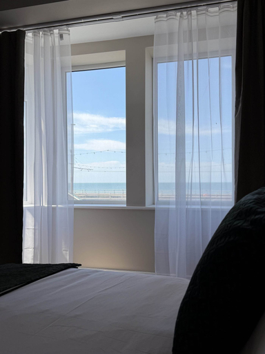 Room 4, Emerald Tide Hotel, Lancashire
