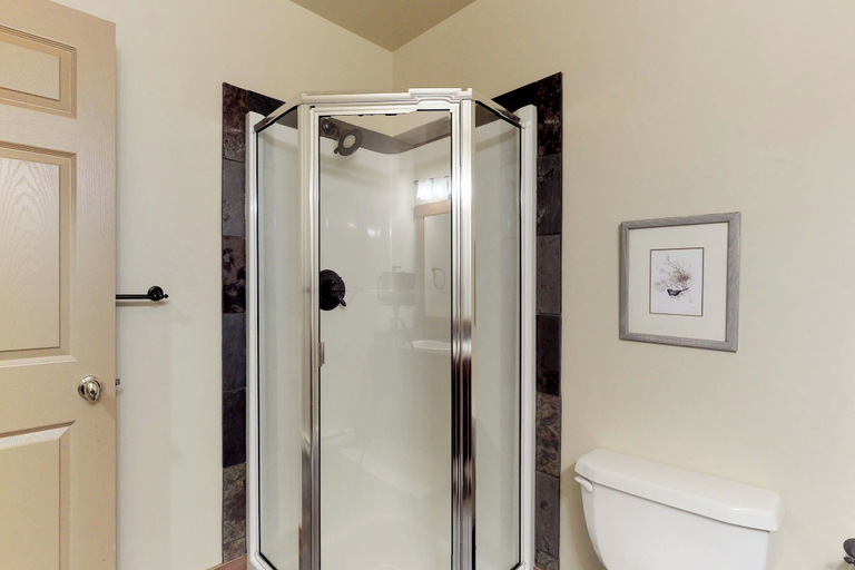Bathroom 3, Polar Peak by Okanagan Premier, Kootenay Boundary