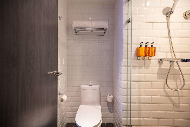 Bathroom 3, Orange Hotel (Beijing West Railway Station South Square), Beijing