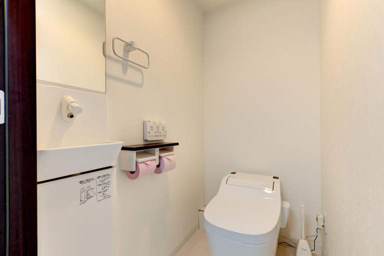 Bathroom 5, The Terrace Resort Ginowan, Ginowan