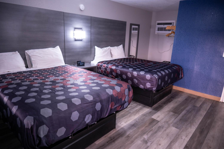 Bedroom 4, Budget Inn, Otero