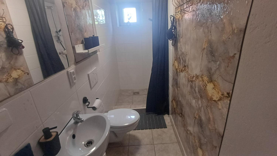 Bathroom 4, Ubytovani U Dvora, Karviná