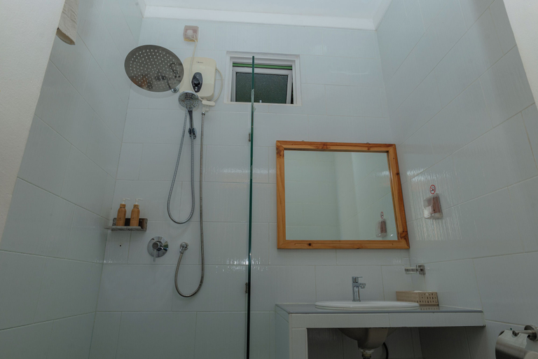 Bathroom 4, Turtle Maldives