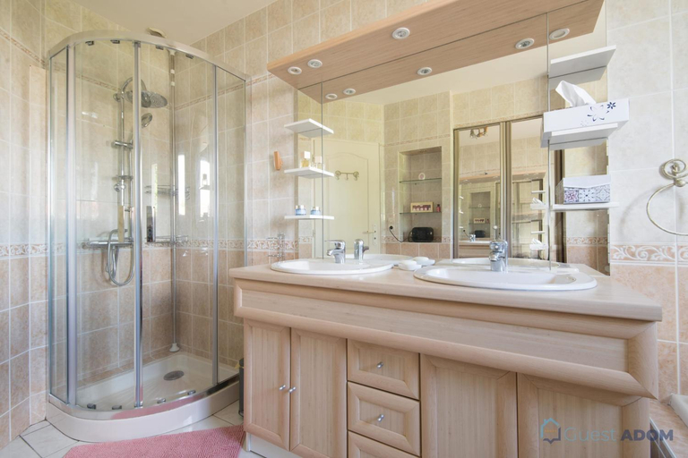 Bathroom 3, La Lilla - Piscine - Wifi, Loire-Atlantique