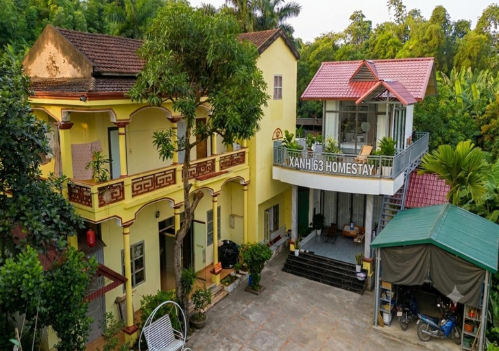 Exterior & Views