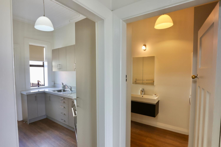 Bathroom 3, Esplanade Apartments, Dunedin