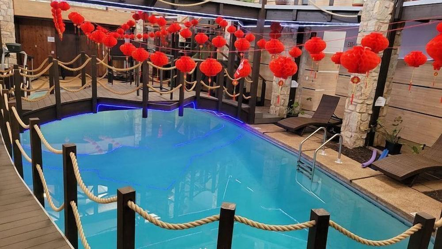 Sport & Beauty, Wangshi China Palace Bed and Breakfast, Oklahoma