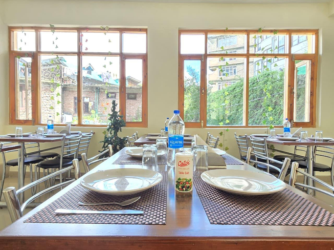 Restaurant 3, Hotel The Destination Manali (850m from Mall Road), Kullu