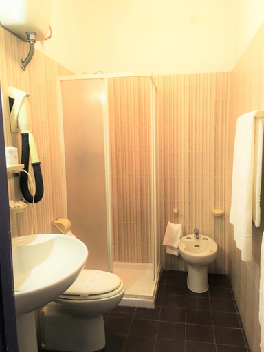Bathroom 4, Hotel Don Pedro, Carbonia-Iglesias