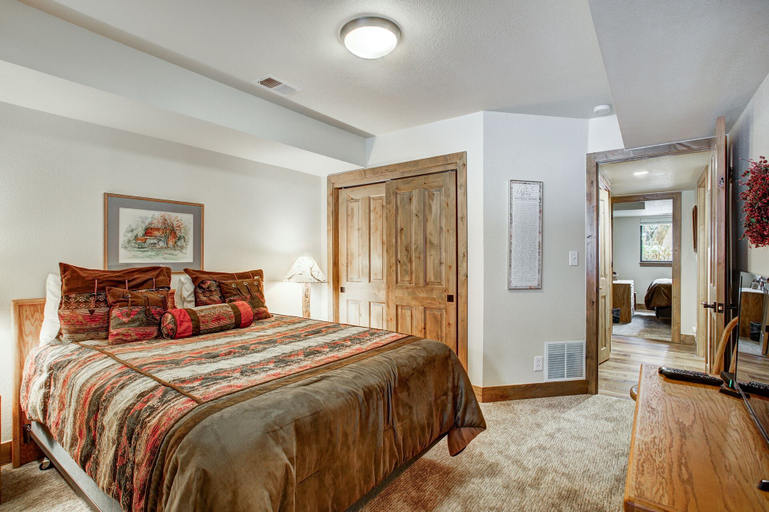 Bedroom 3, Village Point 308, Summit