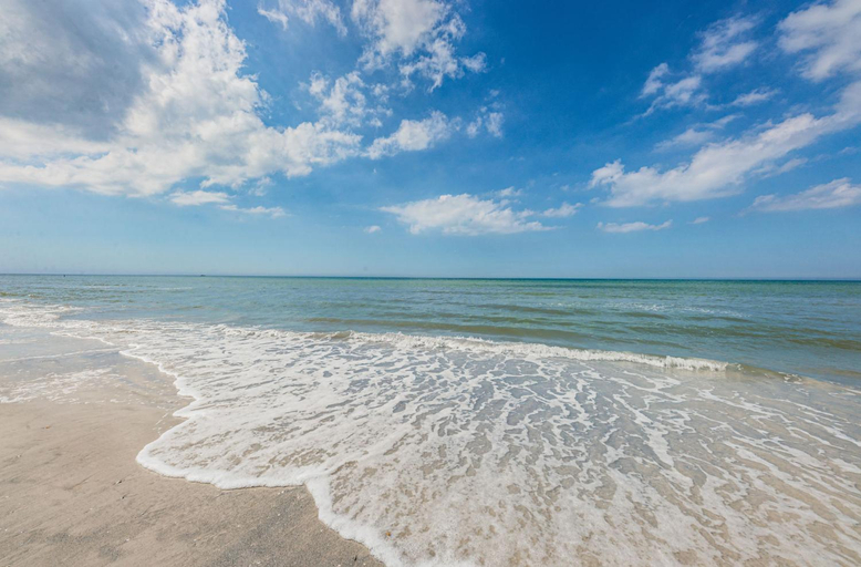 Others 5, Beachfront! Indian Rocks Beach Condo w/ Balcony, Pinellas
