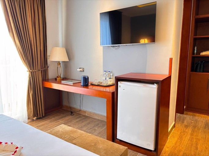 Room 4, 2RN Solomon Hotel, North Shewa