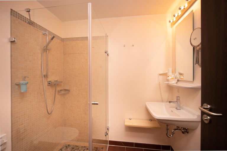 Bathroom, Wilder Mann, Dresden