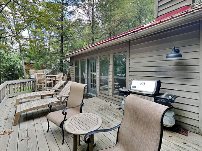 Property amenity 2, Somewhere by Taylor Made Deep Creek, Garrett