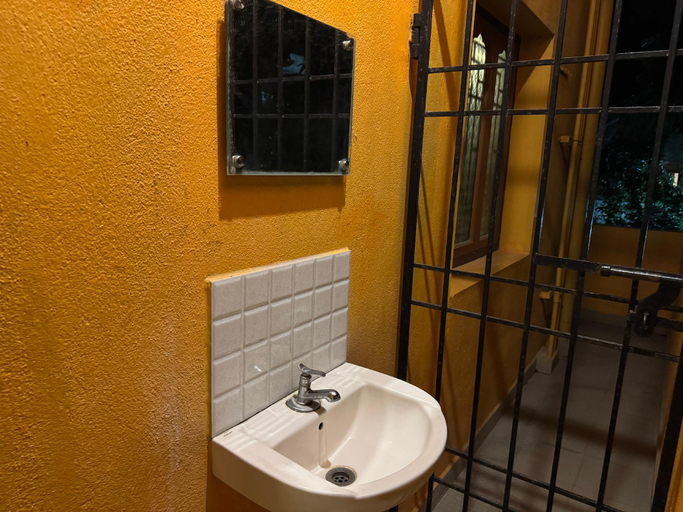 Bathroom 4, Villa Shakti - TIE Hotels & Resorts, Puducherry