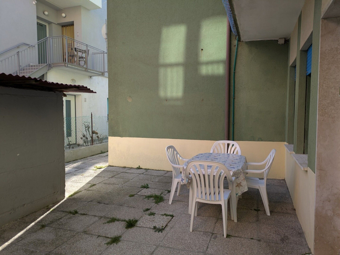 Balcony 2, Caorle Ground Floor Property Near the sea, Venezia