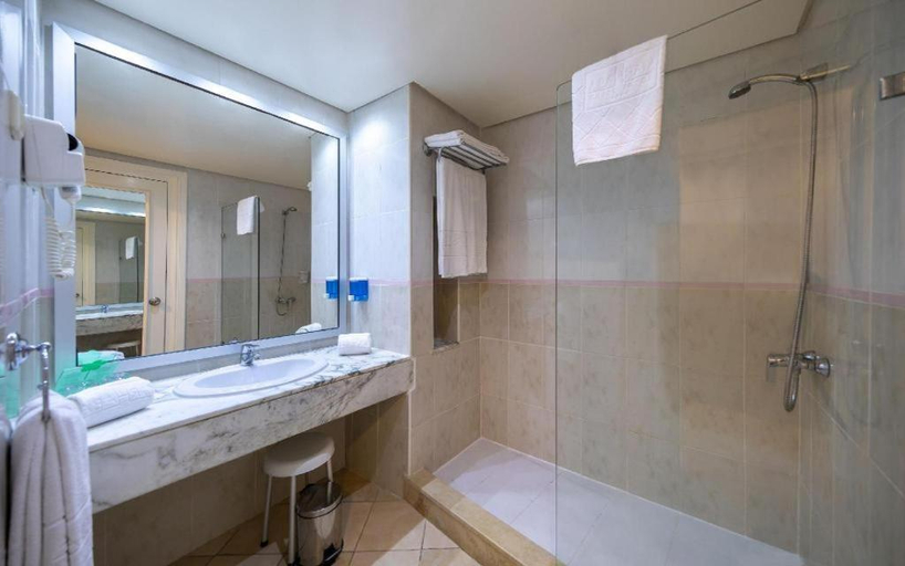 Bathroom, Marhaba Royal Salem, Sousse Médina