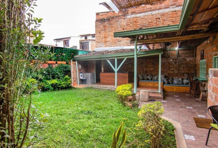 Others 3, Casa Duque Jardin, Jardín
