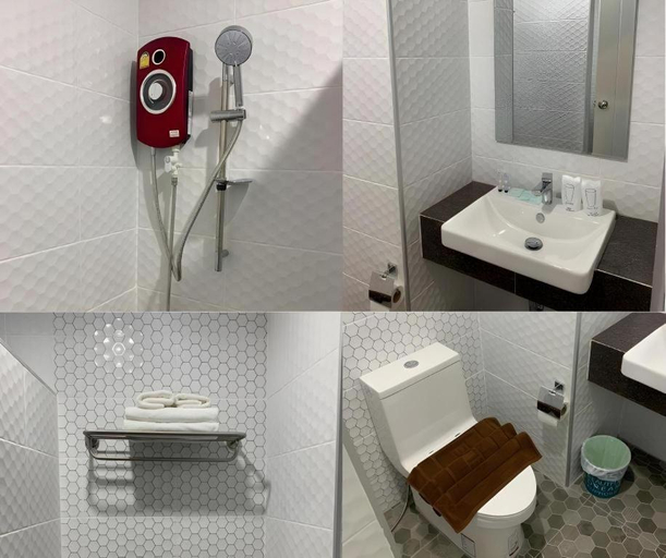 Bathroom 3, Tripper Hotel, Muang Ubon Ratchatani