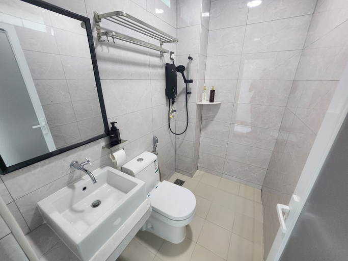 Bathroom 3, Hotel O Rosegold Garden, Kuantan
