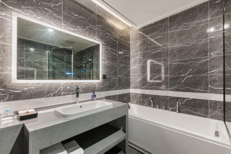 Bathroom, Starway Hotel Korla Shihua Avenue, Bayin'gholin Mongol