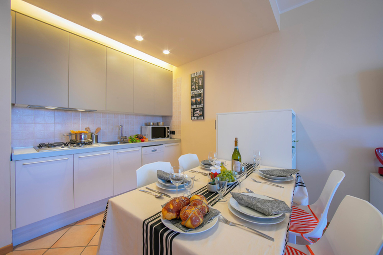 Food & Drinks 4, Appartamento Vista Lago, Brescia