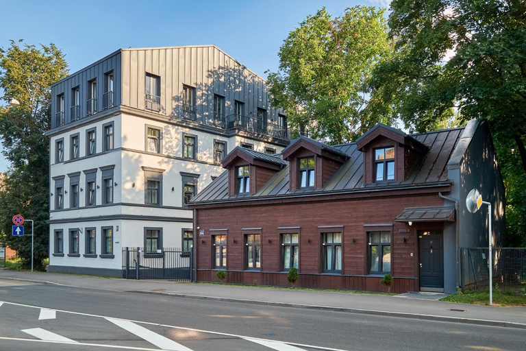 Exterior & Views