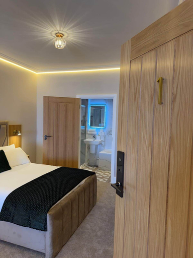 Room 3, Emerald Tide Hotel, Lancashire