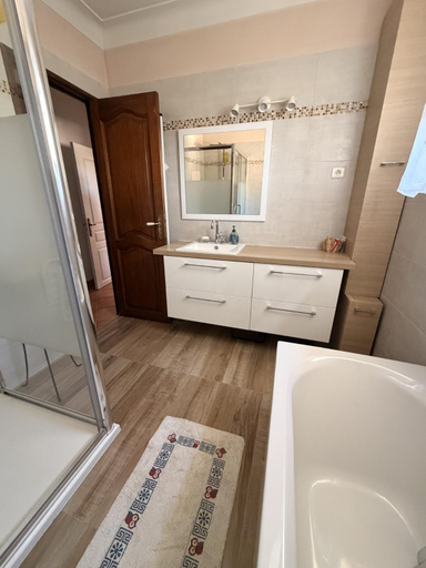 Bathroom 3, Maison des pruniers, Haute-Corse